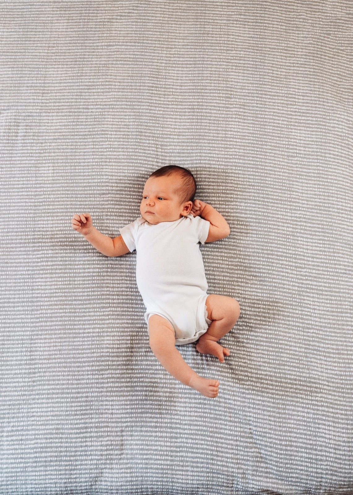 Life-style fotografiranje novorojenčka v studiu v Ljubljani ali doma