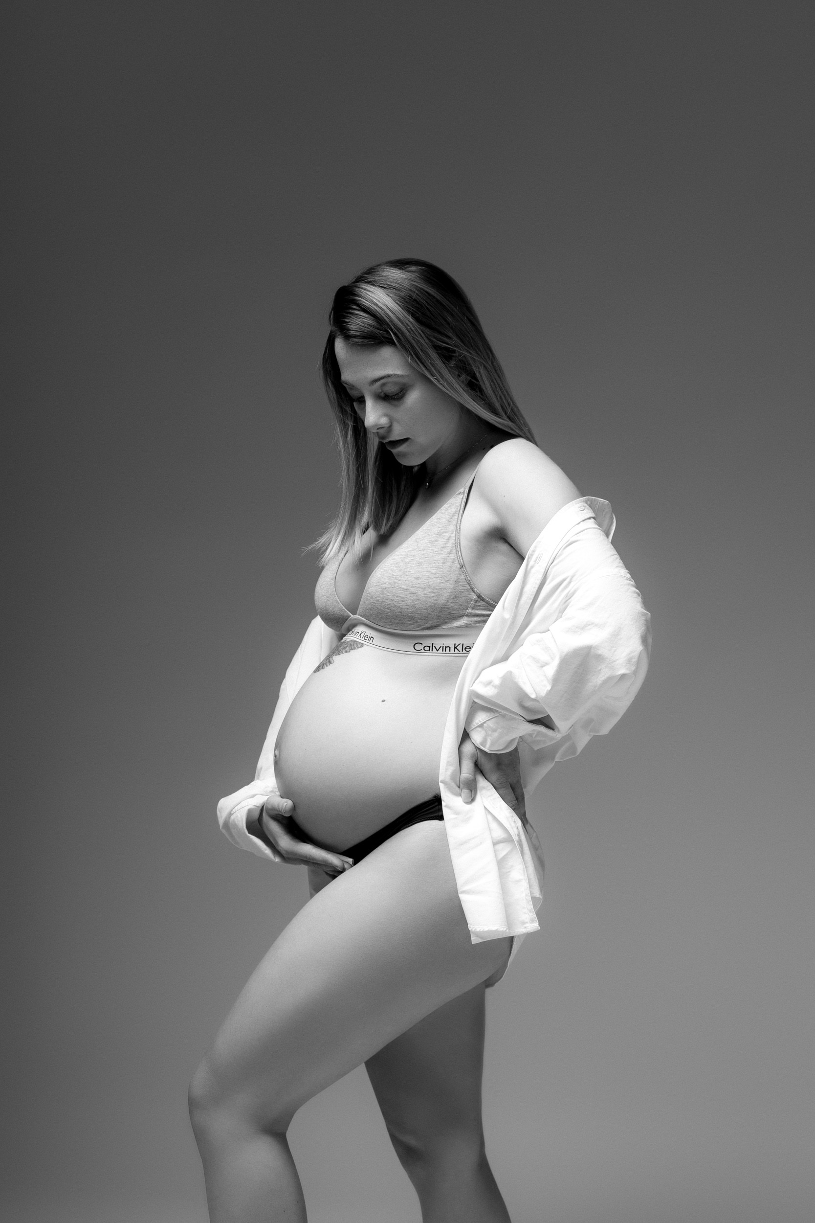 Eleganca in ženstvenost v nosečnosti