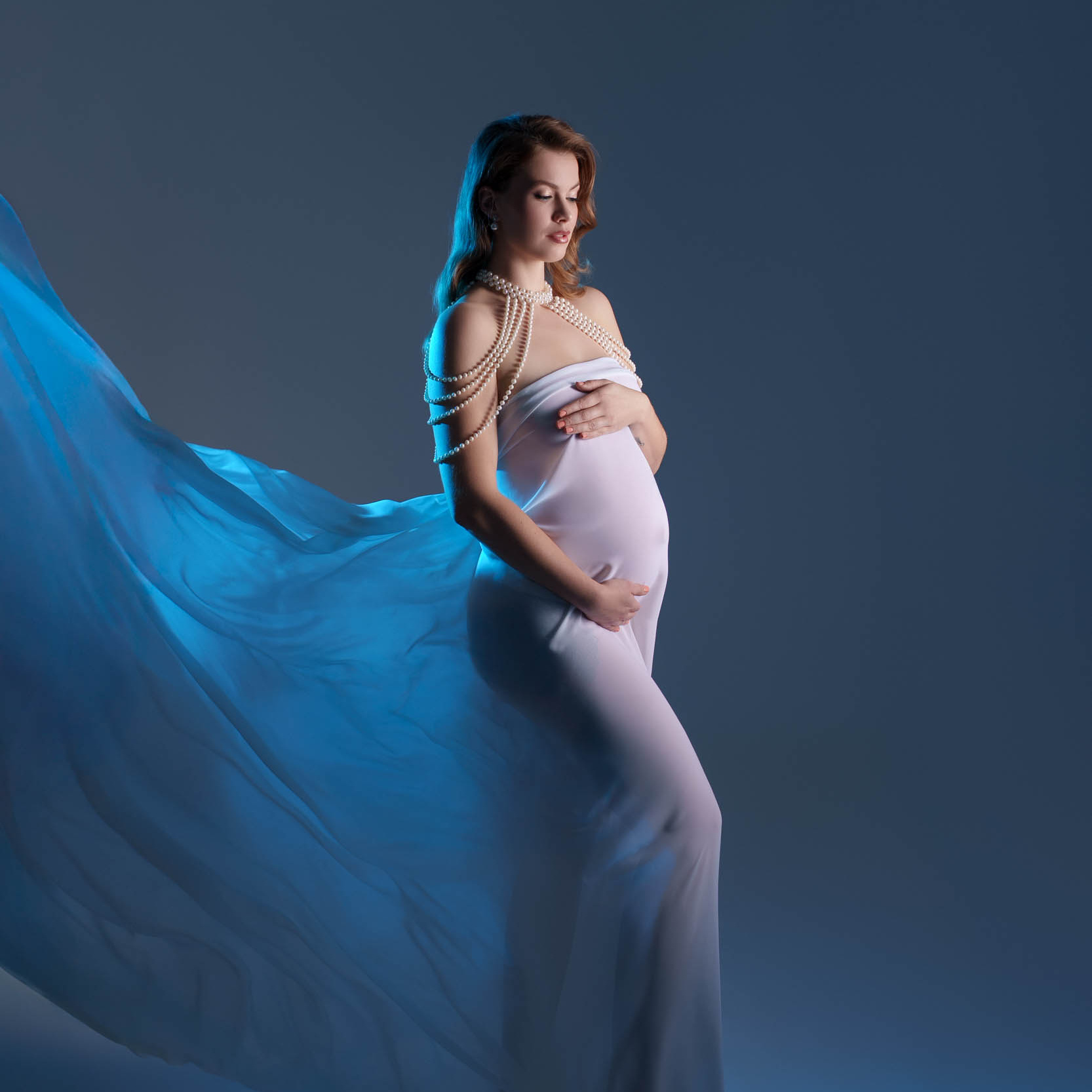 Eleganten fotografija, strokovna fotografija v Ljubljani, foto studio, neoblikovana lepota, glamurozna fotografija.