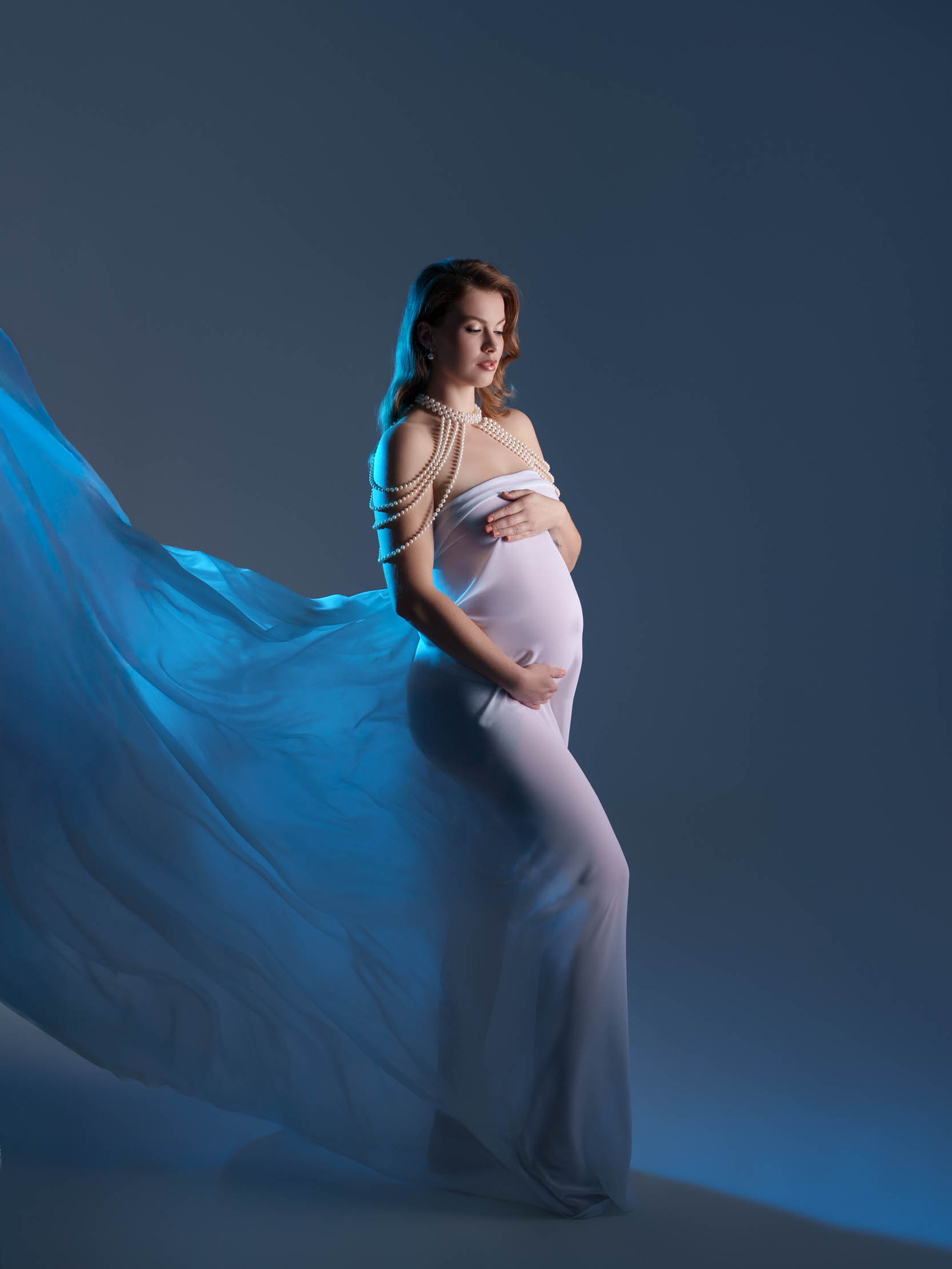 Eleganten fotografija, strokovna fotografija v Ljubljani, foto studio, neoblikovana lepota, glamurozna fotografija.